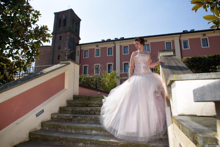 L'Arte in Foto - La sposa all'aperto sulle scale