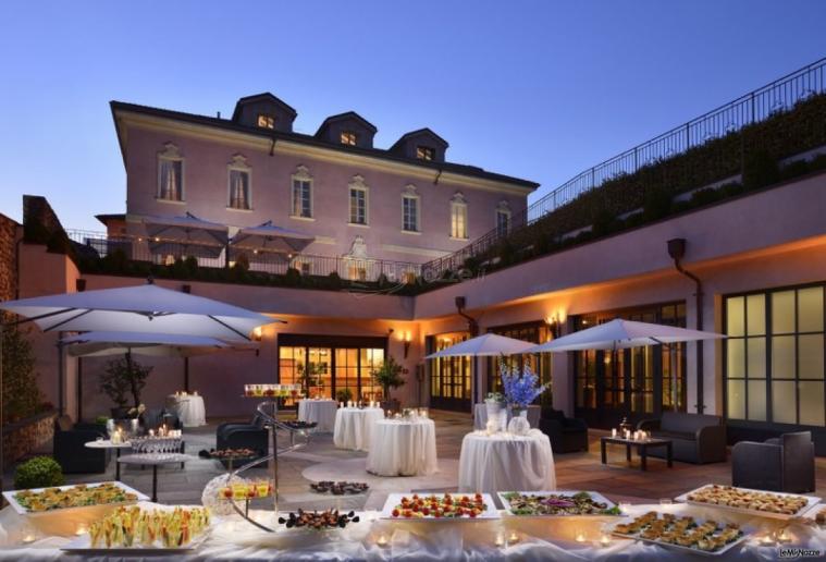 Aperitivo a buffet allestito nel Cortile interno a Palazzo