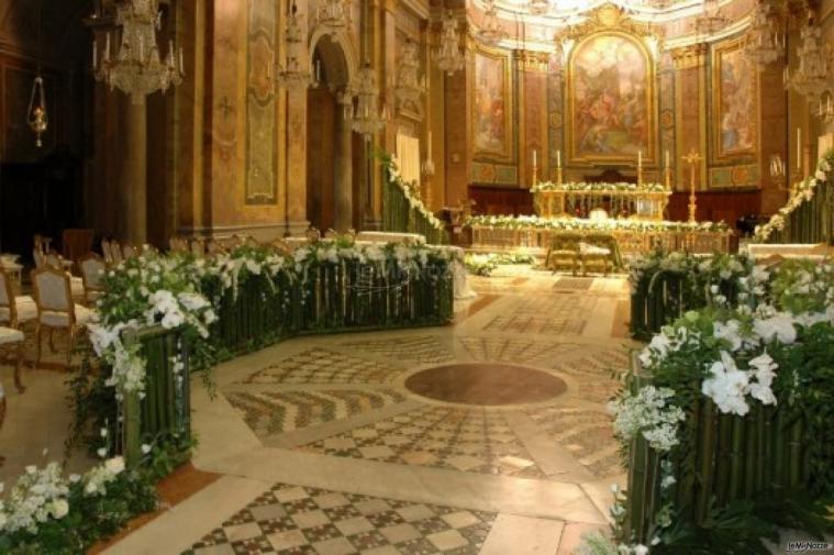 Decorazioni floreali per il matrimonio in chiesa