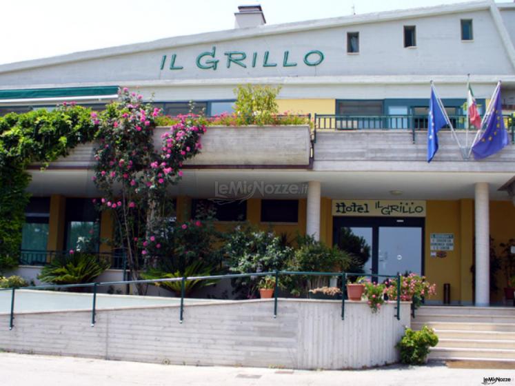 L'ingresso dell'Hotel il Grillo