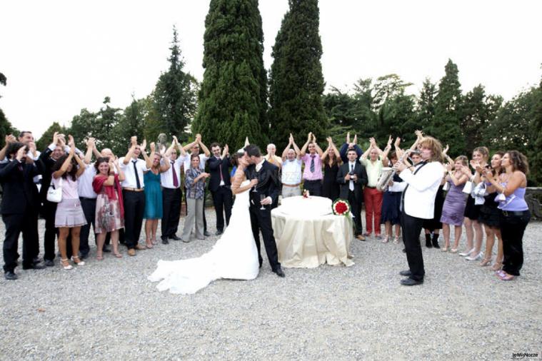 Max Turati al sax durante il  taglio della torta