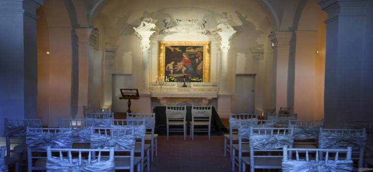 Interno della chiesa per la cerimonia di matrimonio