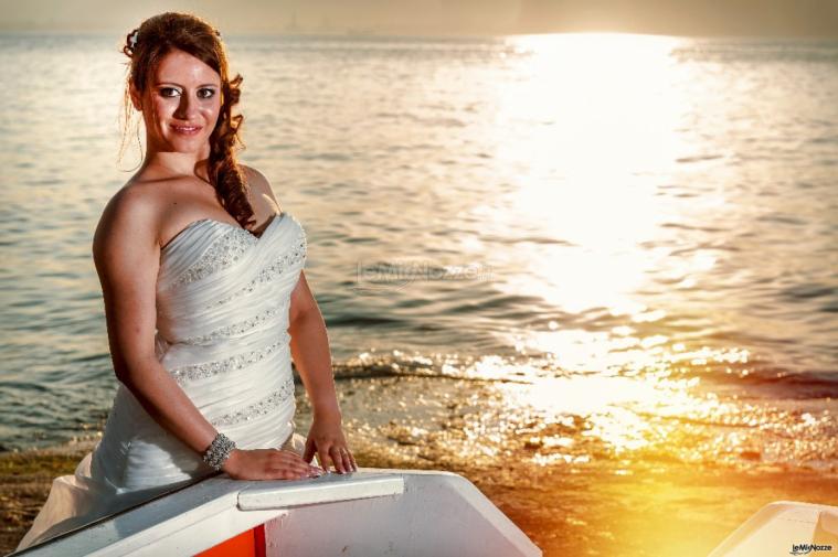 la sposa alla luce del tramonto