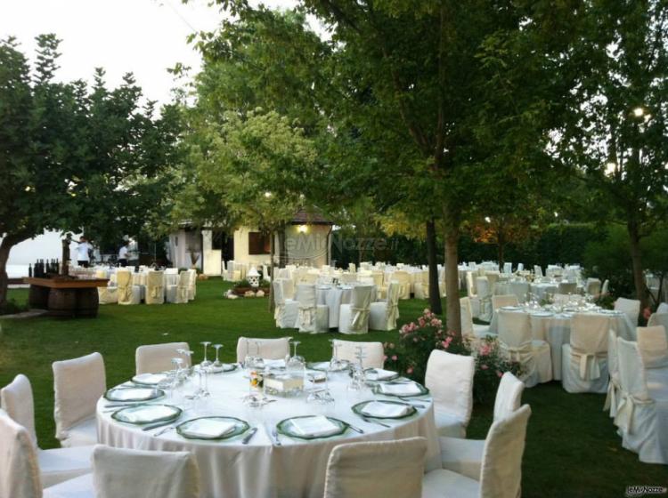 Masseria Protomastro - Allestimento del matrimonio in giardino