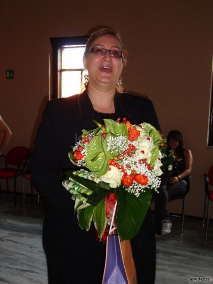 Bouquet allungato di anthurium e rose. Maccabruni Antonella