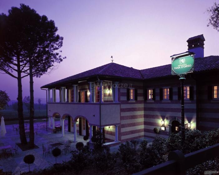 Ristorante Tana d'Orso di notte