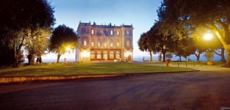 Villa per ricevimenti di matrimonio con parco