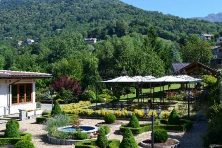 Giardino dell'hotel per il ricevimento di nozze