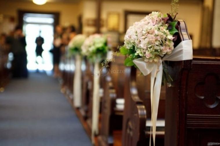 Addobbo banco della chiesa con ortensie - Flor Passion a Milano