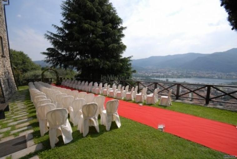 Cerimonia di matrimonio in giardino