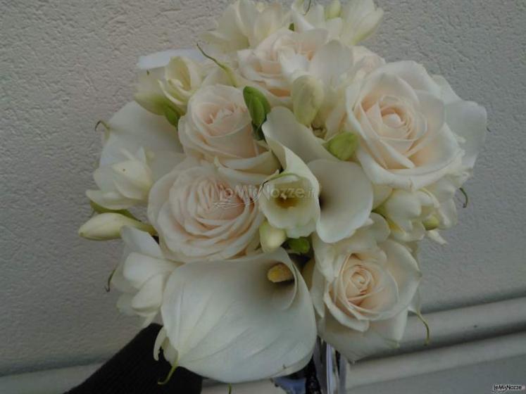 Bouquet rose fresie e calle