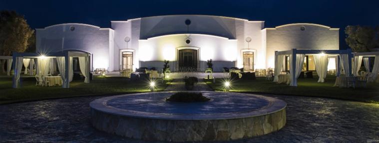 Borgo Ducale Brindisi - L'entrata vista di notte