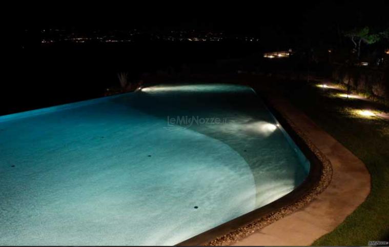 Piscina illuminata di notte per i matrimoni - Il Belvedere