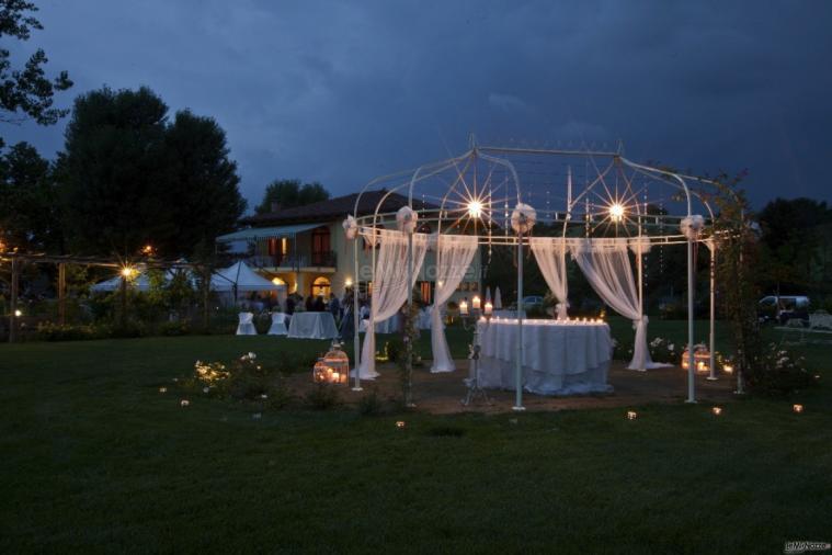 Gazebo in ferro battuto per la torta di nozze