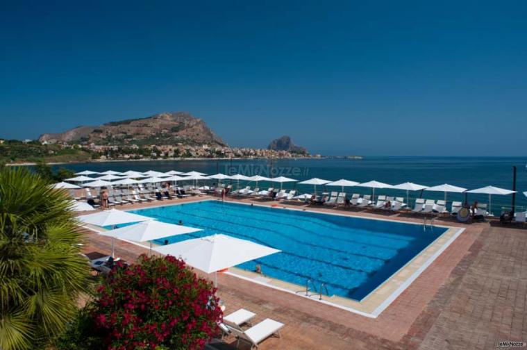 La piscina del Domina Coral Bay Sicilia Zagarella