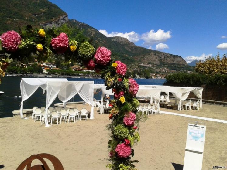 Matrimonio in spiaggia al lago