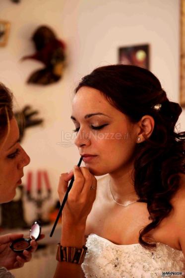 Gli ultimi ritocchi prima del grande evento - Sarart Make Up