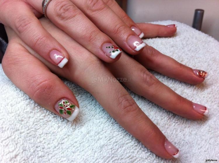 Manicure con nail art per la sposa