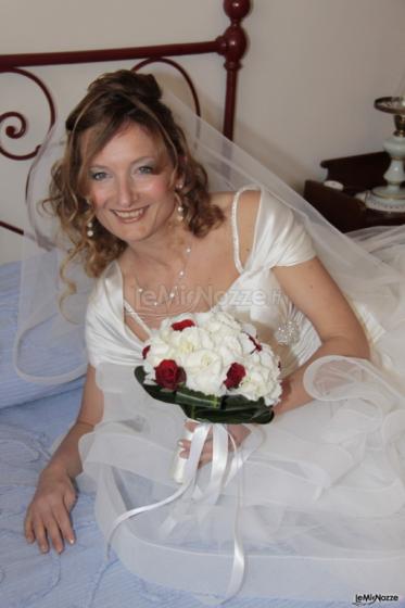 Sposa con bouquet