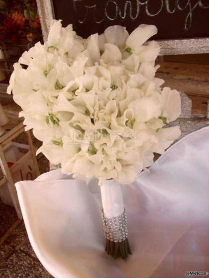 Bouquet gioiello in bianco