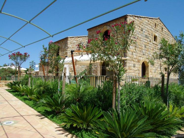 Esterno con parco dell'agriturismo per ricevimento di matrimonio Turismo Rurale Cefalù