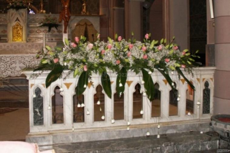 Fiori per l'altare della Chiesa