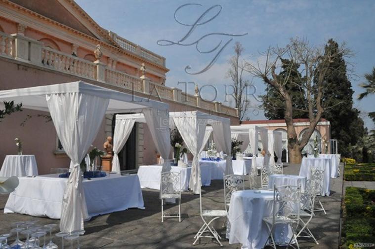 Allestimento del matrimonio all'aperto