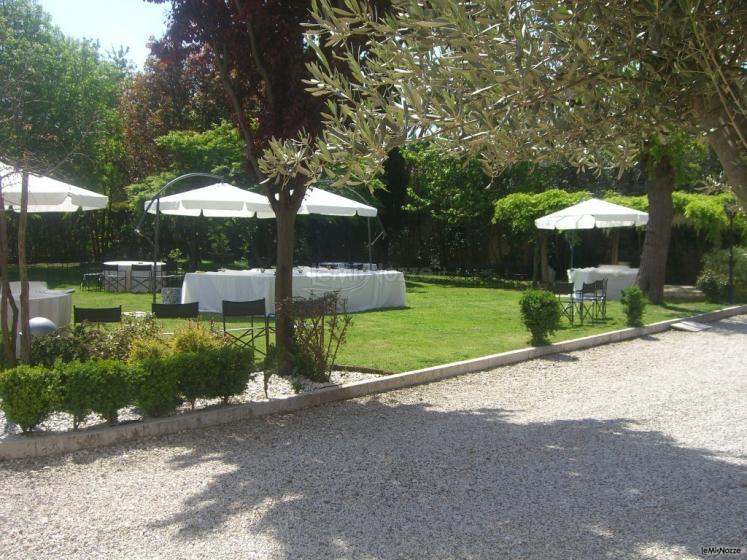 Ricevimento di matrimonio in giardino