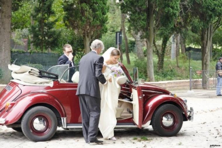 Fotografia della sposa all\'arrivo in Chiesa