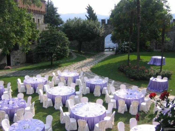 Allestimento del matrimonio in giardino