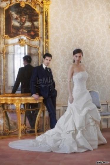 Vestito per la sposa con gonna ampia