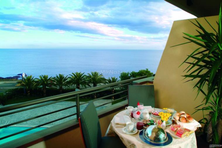 Vista sulla piscina dalle stanze dell'Hotel Nettuno a Catania