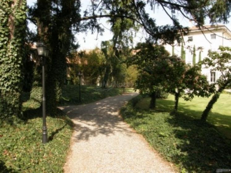 Viale d\'ingresso della location di nozze