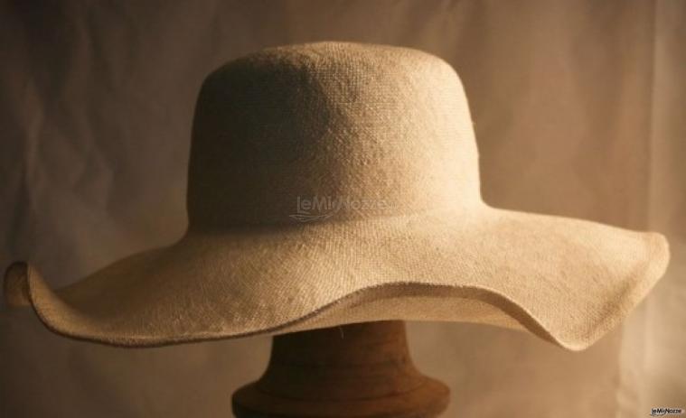 Cappello a falde da cerimonia