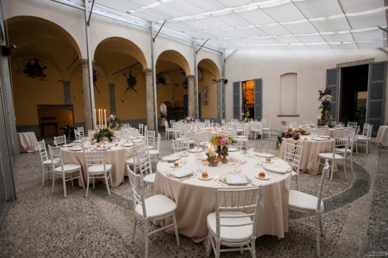 Pepper Diva Unconventional Banqueting - L'allestimento dei tavoli per il ricevimento di nozze