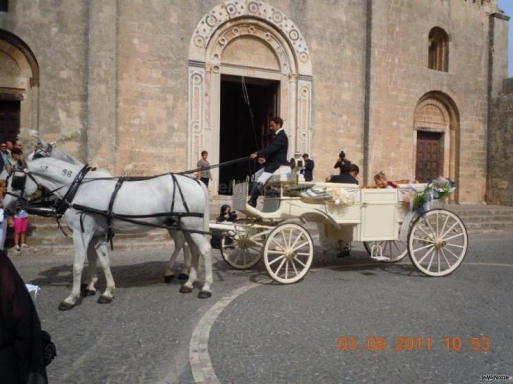 Gli sposi in carrozza d'epoca