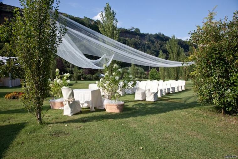 Rito di matrimonio in giardino - Casale delle Piagge