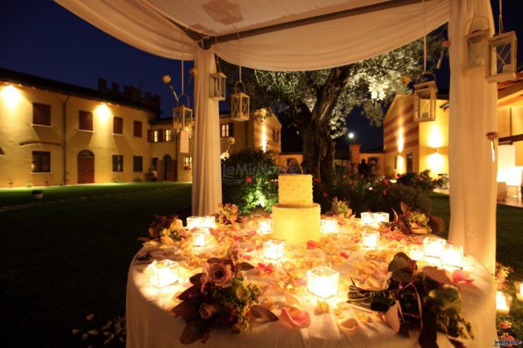 Gazebo con tavolo - la Corte del Conte