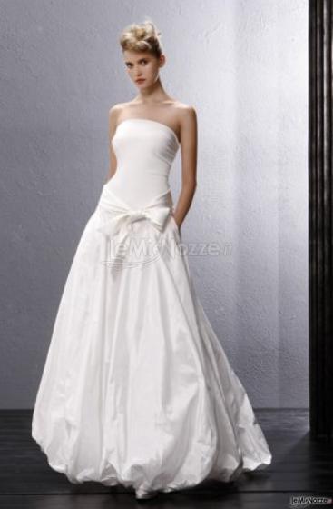 Vestito da sposa con gonna lunga a palloncino