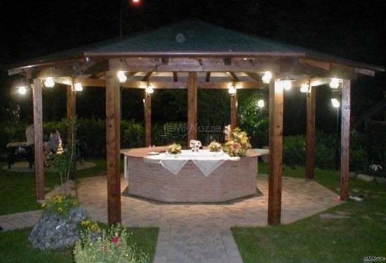 Gazebo per il ricevimento di nozze serale