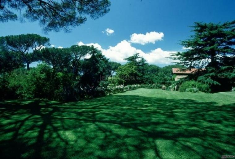 Panoramica del giardino della locatin di nozze