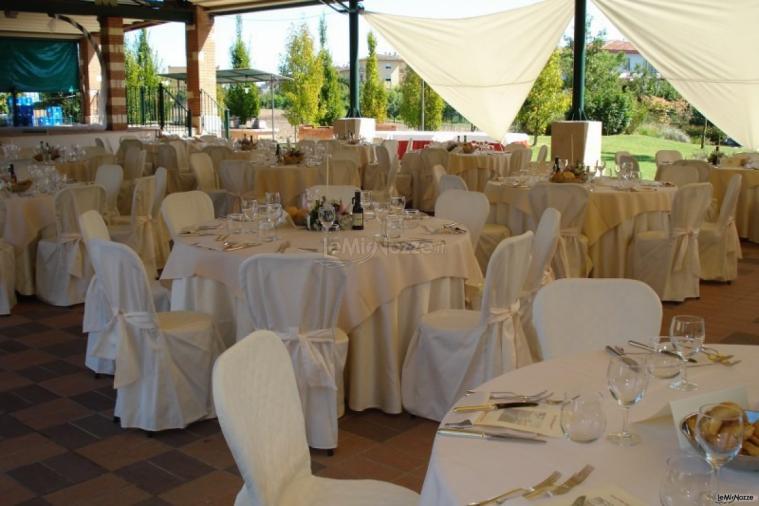 Tavoli per gli invitati al matrimonio