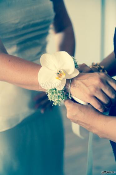 Dettaglio della preparazione della sposa