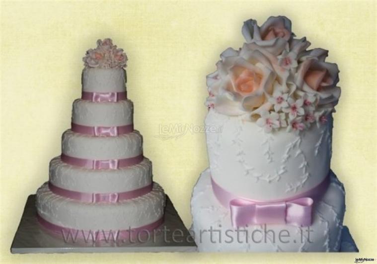 Torta nuziale con rose