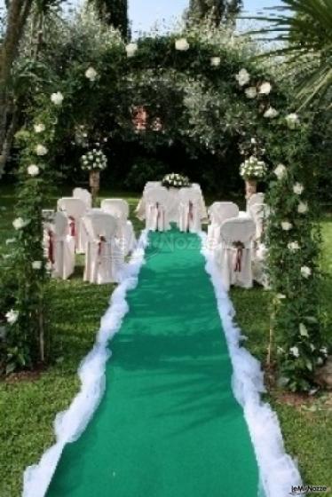 Cerimonia di matrimonio in giardino - Villa Francesca Club