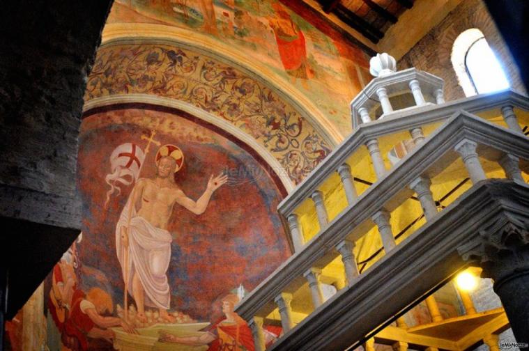 Abbazia di Sant'Andrea in Flumine - Affreschi della chiesa interna alla location