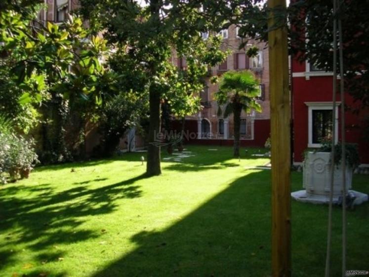 Giardino interno per il ricevimento di matrimonio