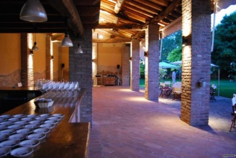 Portico illuminato durante matrimonio