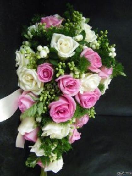 Vitale Fiori - Bouquet della sposa di rose bianche e rosa