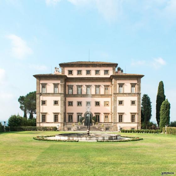 Villa per il matrimonio con fontana nel centro